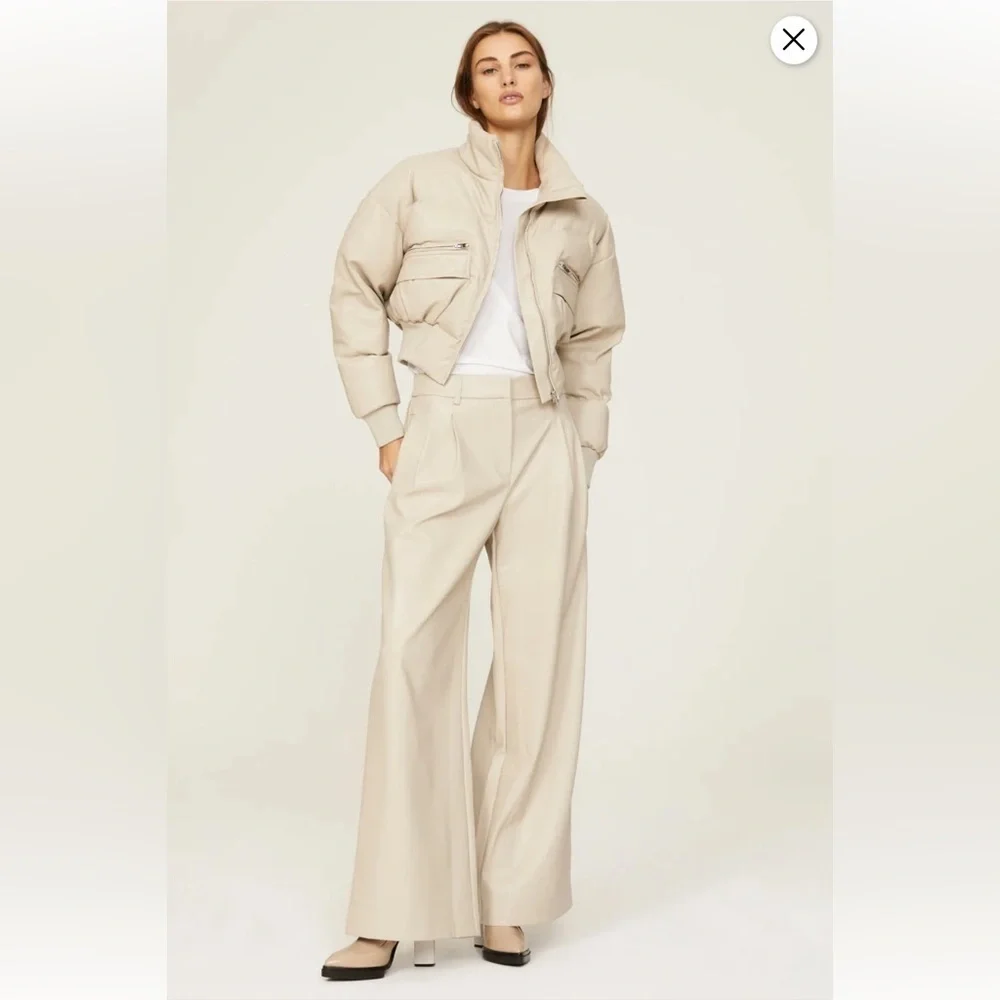 Saunders Collective Faux Leather Cream Puffer Jacket size medium - Picture 2 of 16